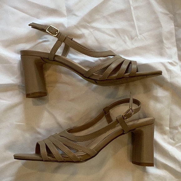 Bella-Vita dress sandals - Picture 2 of 3